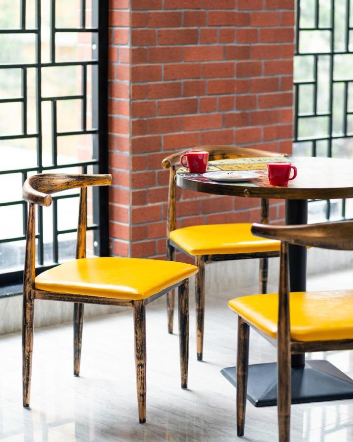 Couch & Cheese Homestel The Most Luxurious Hostel For Working Professionals & Students Pune Esterno foto