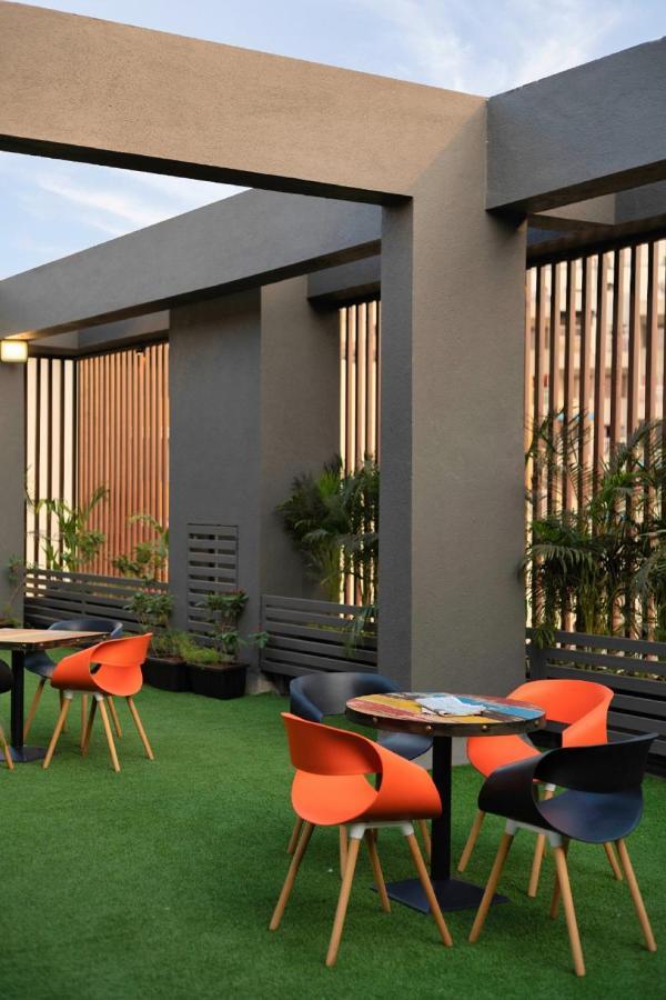 Couch & Cheese Homestel The Most Luxurious Hostel For Working Professionals & Students Pune Esterno foto